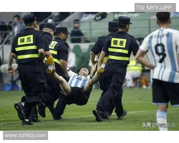 球迷争议不断 球员交易引发热议与讨论 球迷争议不断 球员交易引发热议与讨论