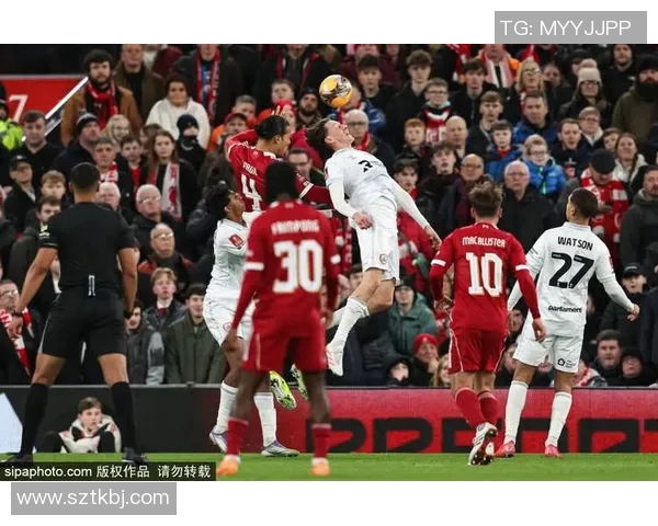 数据揭示：范戴克本赛季表现起伏不定